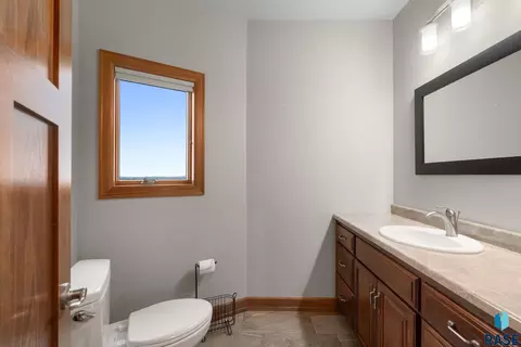 Bath - 48290 Arrowhead Pl, Canton, SD 57013 photo 8 of 9