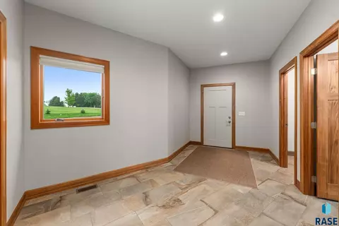 Entry Way - 48290 Arrowhead Pl, Canton, SD 57013 photo 2 of 4