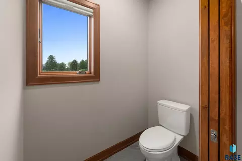 Bath - 48290 Arrowhead Pl, Canton, SD 57013 photo 5 of 9