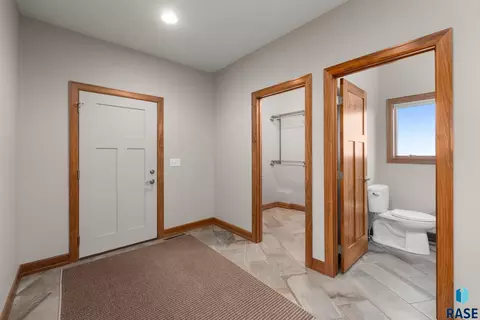Entry Way - 48290 Arrowhead Pl, Canton, SD 57013 photo 3 of 4