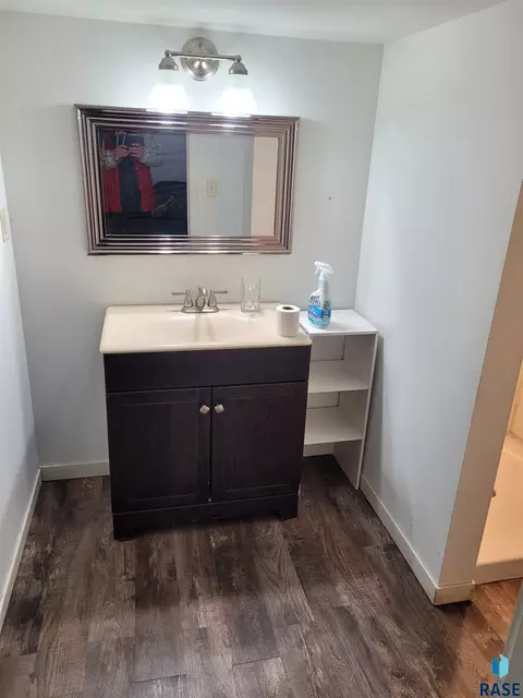 Bath - 1300 E 6th St, Sioux Falls, SD 57106 photo 3 of 3