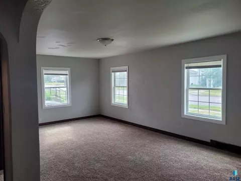 Living - 1300 E 6th St, Sioux Falls, SD 57106 photo 2 of 4