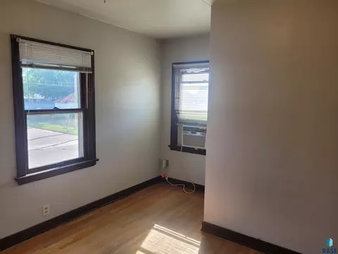 Bedroom - 1300 E 6th St, Sioux Falls, SD 57106 photo 2 of 2