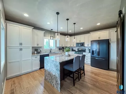 Kitchen - 6913 E 37th St, Sioux Falls, SD 57110 photo 1 of 8