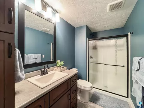 Bath - 6913 E 37th St, Sioux Falls, SD 57110 photo 5 of 5