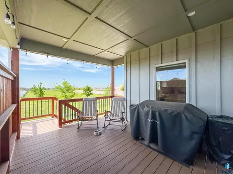 Exterior - 6913 E 37th St, Sioux Falls, SD 57110 photo 3 of 10