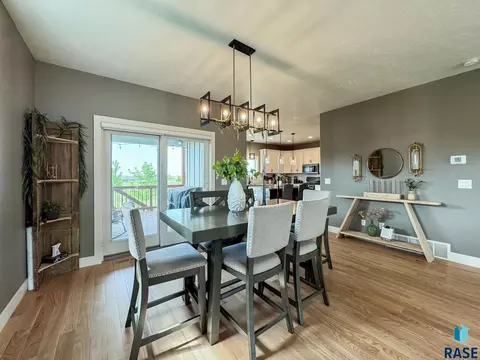 Dining - 6913 E 37th St, Sioux Falls, SD 57110 photo 2 of 2