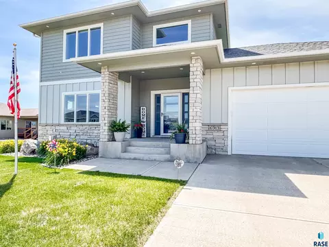Exterior - 6913 E 37th St, Sioux Falls, SD 57110 photo 10 of 10