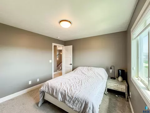 Bedroom - 6913 E 37th St, Sioux Falls, SD 57110 photo 2 of 3