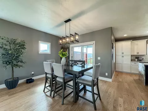 Dining - 6913 E 37th St, Sioux Falls, SD 57110 photo 1 of 2
