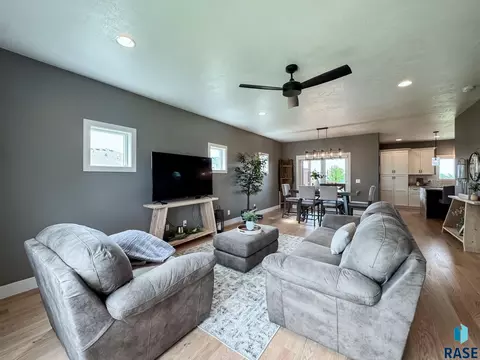 Living - 6913 E 37th St, Sioux Falls, SD 57110 photo 4 of 6