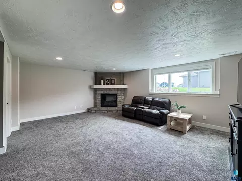 Living - 6913 E 37th St, Sioux Falls, SD 57110 photo 6 of 6