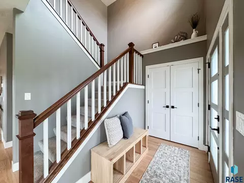 Entry Way - 6913 E 37th St, Sioux Falls, SD 57110 photo 1 of 1