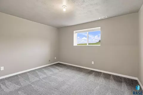 Bedroom - W Viola Ct, Sioux Falls, SD 57106 photo 9 of 10