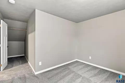 Bedroom - W Viola Ct, Sioux Falls, SD 57106 photo 8 of 10