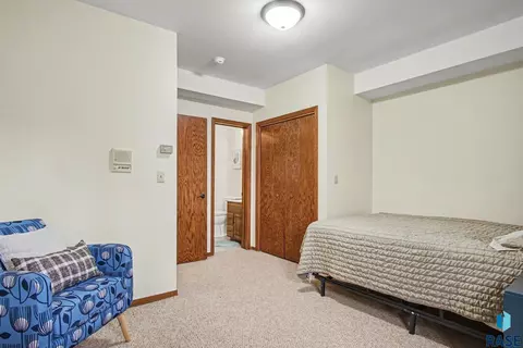 Bedroom - 220 S Lincoln St, Lennox, SD 57039 photo 5 of 17