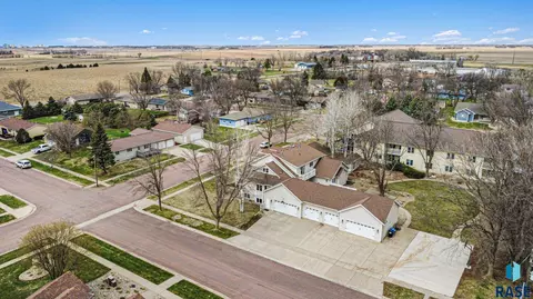 View/Area - 220 S Lincoln St, Lennox, SD 57039 photo 1 of 2