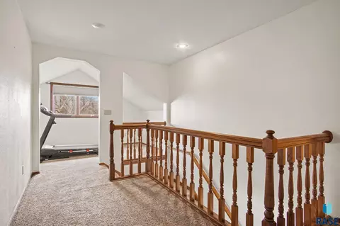 Entry Way - 220 S Lincoln St, Lennox, SD 57039 photo 5 of 5