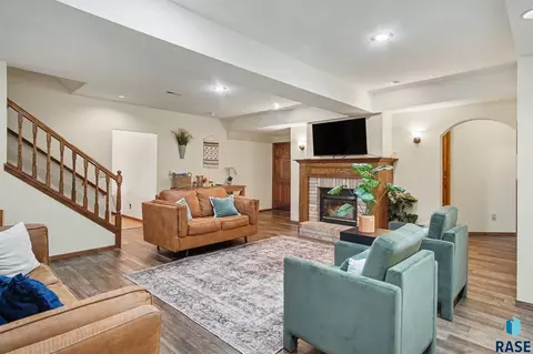Living - 220 S Lincoln St, Lennox, SD 57039 photo 3 of 7