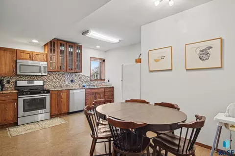 Kitchen - 220 S Lincoln St, Lennox, SD 57039 photo 6 of 6