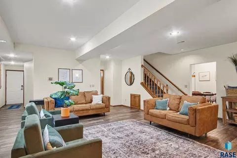 Living - 220 S Lincoln St, Lennox, SD 57039 photo 7 of 7