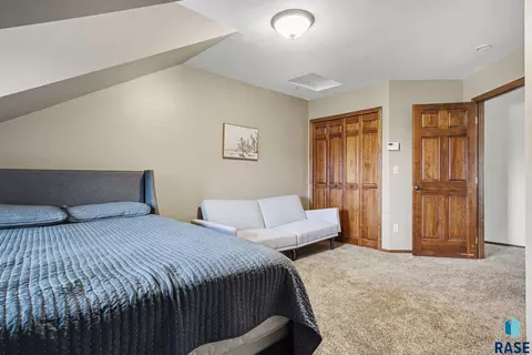 Bedroom - 220 S Lincoln St, Lennox, SD 57039 photo 17 of 17