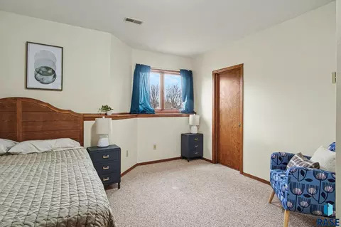 Bedroom - 220 S Lincoln St, Lennox, SD 57039 photo 6 of 17
