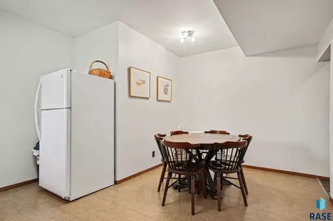 Dining - 220 S Lincoln St, Lennox, SD 57039 photo 1 of 3