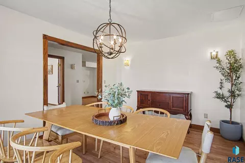 Dining - 220 S Lincoln St, Lennox, SD 57039 photo 2 of 3