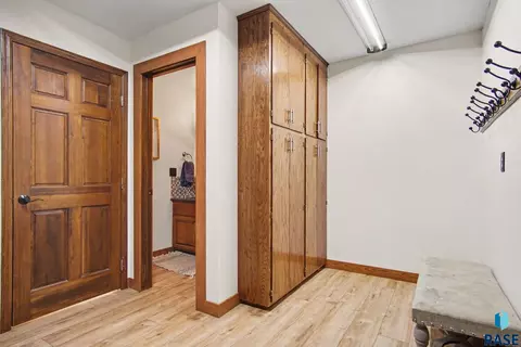 Entry Way - 220 S Lincoln St, Lennox, SD 57039 photo 3 of 5