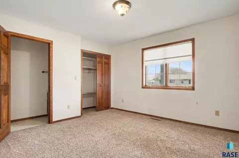 Bedroom - 220 S Lincoln St, Lennox, SD 57039 photo 14 of 17