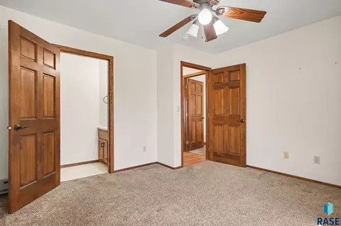 Bedroom - 220 S Lincoln St, Lennox, SD 57039 photo 13 of 17