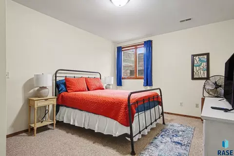 Bedroom - 220 S Lincoln St, Lennox, SD 57039 photo 4 of 17