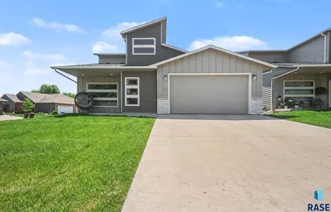 501 W Laquinta St, Sioux Falls, SD 57108