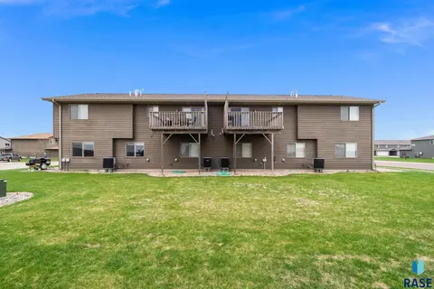 Exterior - 101 107 Denver Pl, Tea, SD 57064 photo 12 of 22
