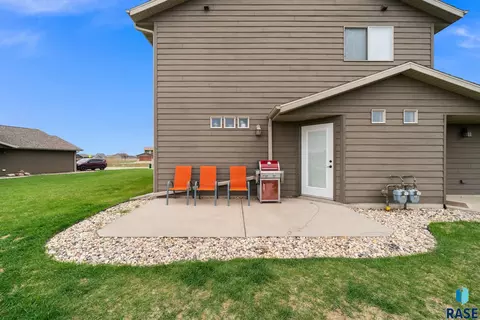 Exterior - 101 107 Denver Pl, Tea, SD 57064 photo 17 of 22