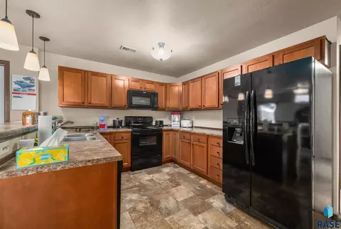 Kitchen - 101 107 Denver Pl, Tea, SD 57064 photo 1 of 7