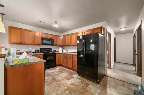 Kitchen - 101 107 Denver Pl, Tea, SD 57064 photo 2 of 7