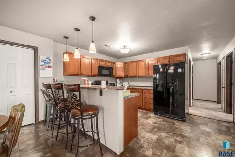 Kitchen - 101 107 Denver Pl, Tea, SD 57064 photo 7 of 7