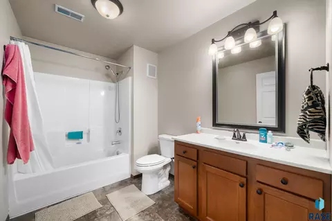 Bath - 101 107 Denver Pl, Tea, SD 57064 photo 1 of 1