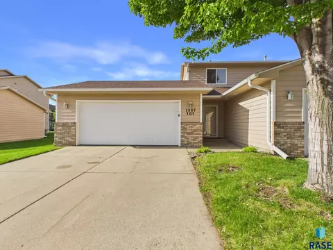 1907 S Sertoma Ave #101, Sioux Falls, SD 57106