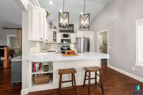 Kitchen - 46650 Dakota St, Tea, SD 57064 photo 5 of 5