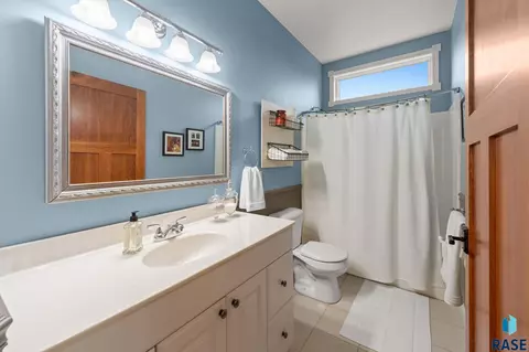 Bath - 46650 Dakota St, Tea, SD 57064 photo 3 of 6