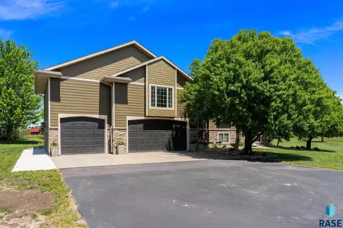 Exterior - 46650 Dakota St, Tea, SD 57064 photo 2 of 12