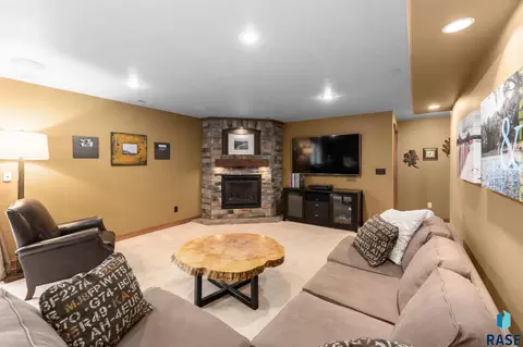 Living - 46650 Dakota St, Tea, SD 57064 photo 6 of 7
