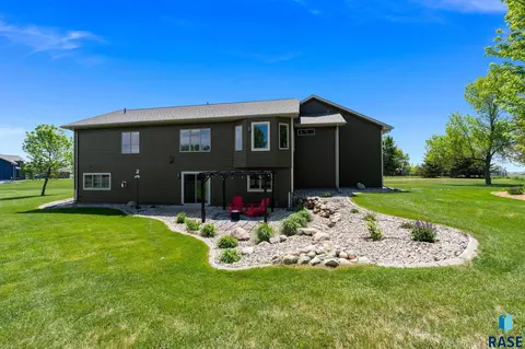 Exterior - 46650 Dakota St, Tea, SD 57064 photo 8 of 12