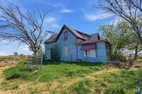 44654 261st St, Canistota, SD 57012