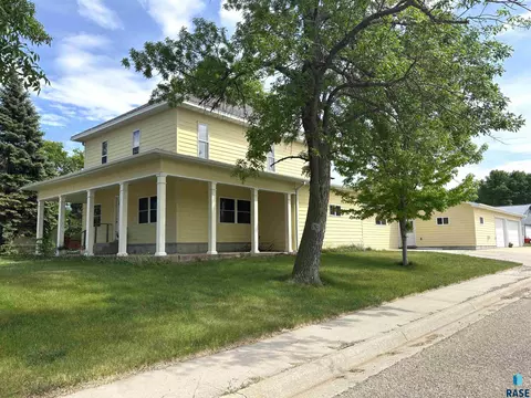324 2nd St SW, Highmore, SD 57345
