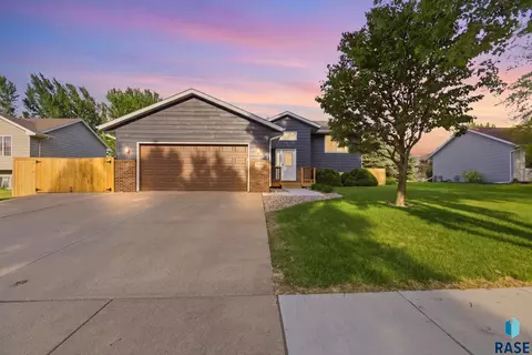 7008 S Mogen Ave, Sioux Falls, SD 57108