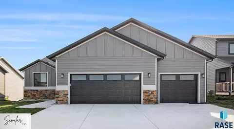 708 Creekside Trl, Harrisburg, SD 57032